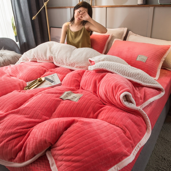 91家纺网 家纺一手货源 找家纺 欧冠 2019提花法莱绒加贝贝绒加厚四件套 西瓜红白