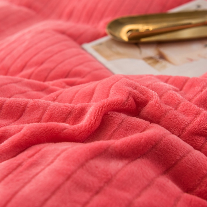 91家纺网 家纺一手货源 找家纺 欧冠 2019提花法莱绒加贝贝绒加厚四件套 西瓜红白