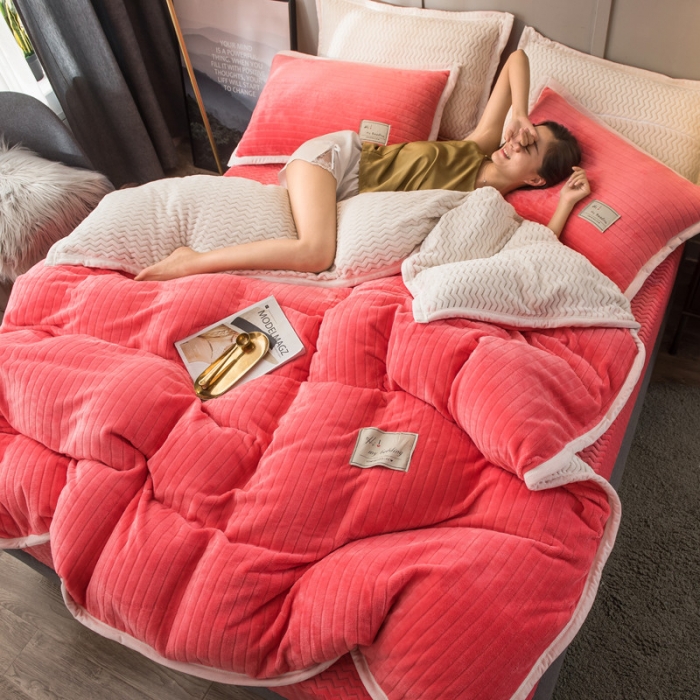 91家纺网 家纺一手货源 找家纺 欧冠 2019提花法莱绒加贝贝绒加厚四件套 西瓜红白