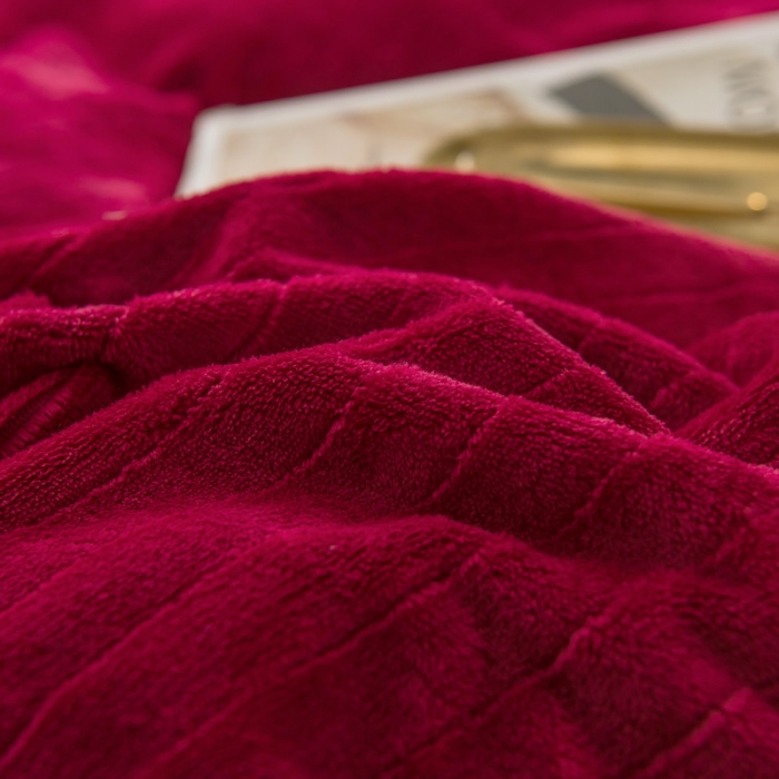 91家纺网 家纺一手货源 找家纺 欧冠 2019提花法莱绒加贝贝绒加厚四件套 喜庆红灰