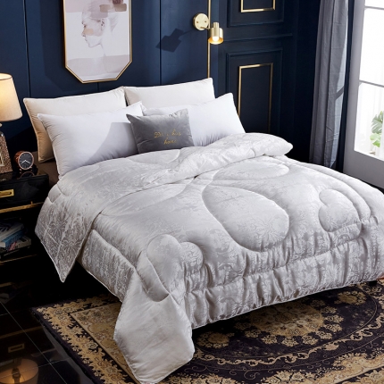 91家纺网 家纺一手货源 找家纺 百花王 蜘蛛花被印花冰丝被夏被 白色