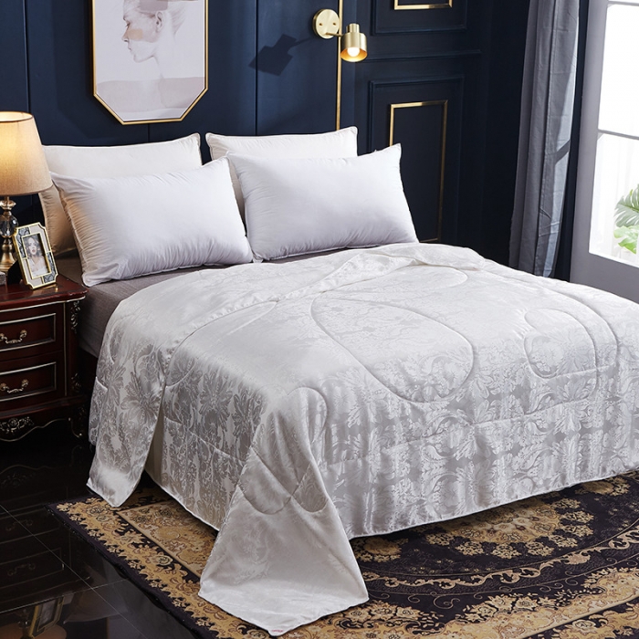 91家纺网 家纺一手货源 找家纺 百花王 蜘蛛花被印花冰丝被夏被 白色