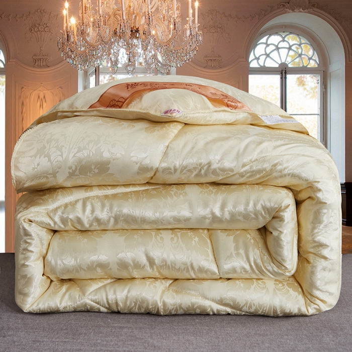 91家纺网 家纺一手货源 找家纺 百花王 蜘蛛花被印花冰丝被夏被 米黄色