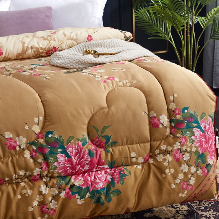 91家纺网 家纺一手货源 找家纺 百花王 蜘蛛花被印花冰丝被夏被 小鸟伊人