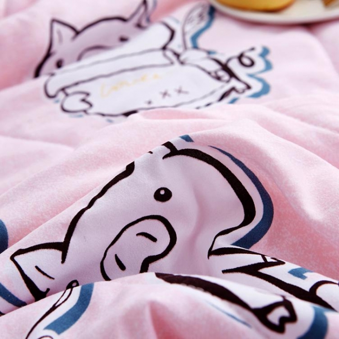 91家纺网 家纺一手货源 找家纺 小燕燕家纺 2021新款水洗棉夏被空调被 幸运猪粉