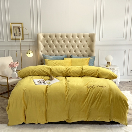 91家纺网 家纺一手货源 找家纺 （总）爱缦 2019水晶绒丽丝绒绣花工艺款四件套实拍图