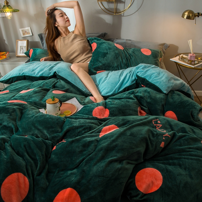 91家纺网 家纺一手货源 找家纺 新太阳 2022新款牛奶绒四件套 波点-墨绿