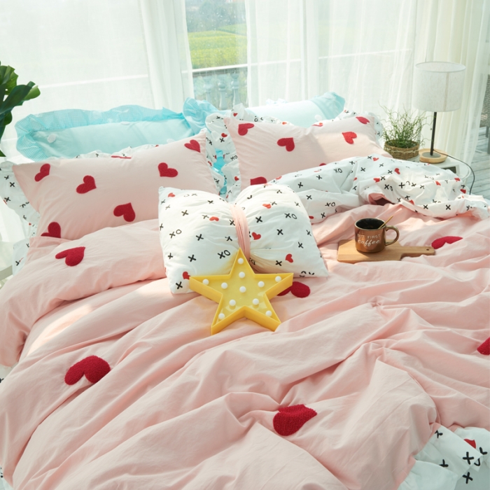 91家纺网 家纺一手货源 找家纺 淑女公社 毛巾绣水洗棉四件套床裙款 遇见-甜心粉