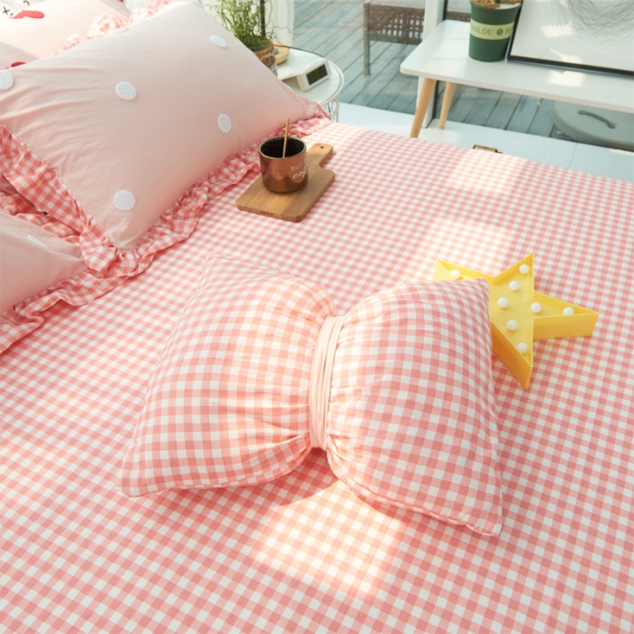 91家纺网 家纺一手货源 找家纺 淑女公社 毛巾绣水洗棉四件套床裙款 遇见-圆点粉白格