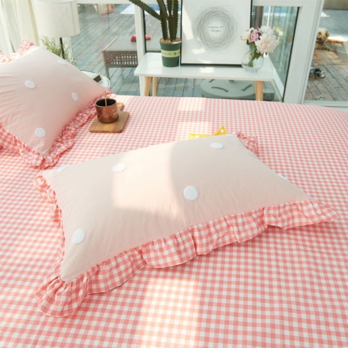 91家纺网 家纺一手货源 找家纺 淑女公社 毛巾绣水洗棉四件套床裙款 遇见-圆点粉白格