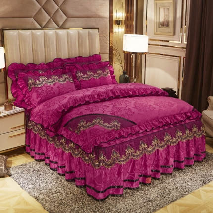 91家纺网 家纺一手货源 找家纺 网红馆 2025新款天鹅绒盛世经典床裙四件套 玫红