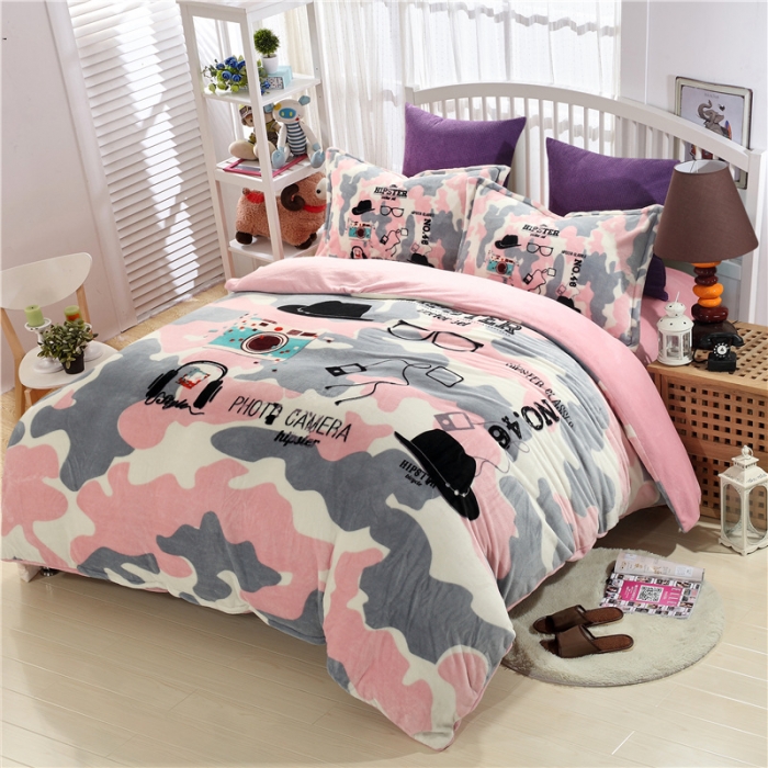 91家纺网 家纺一手货源 找家纺 佰亿莱 大版法莱绒四件套 迷彩情怀