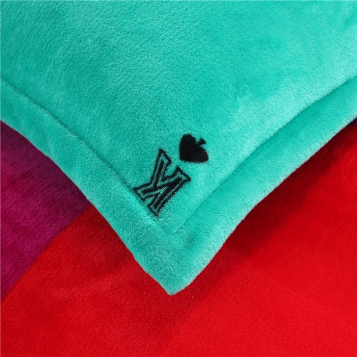 91家纺网 家纺一手货源 找家纺 佰亿莱 大版法莱绒四件套 长相依