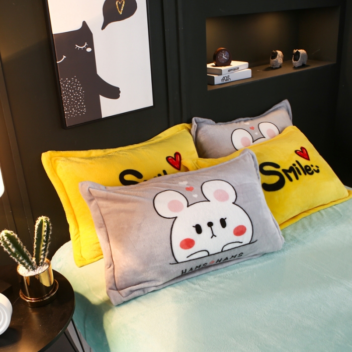 91家纺网 家纺一手货源 找家纺 佰亿莱 大版法莱绒四件套 妮妮兔