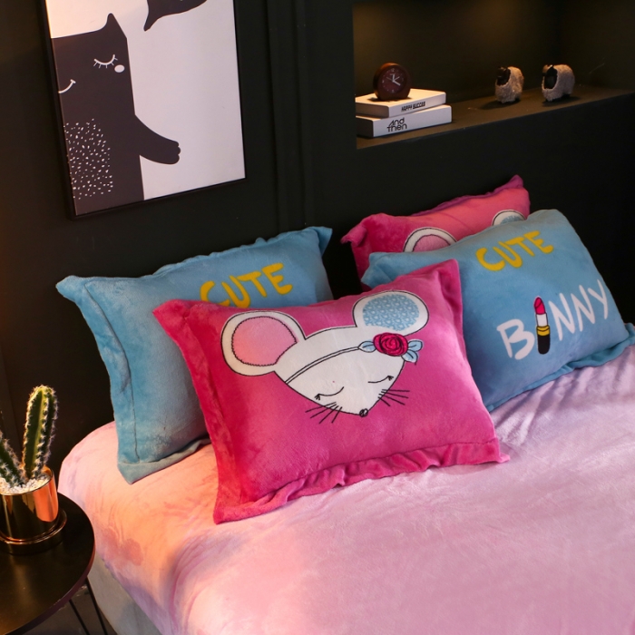 91家纺网 家纺一手货源 找家纺 佰亿莱 大版法莱绒四件套 鼠美人