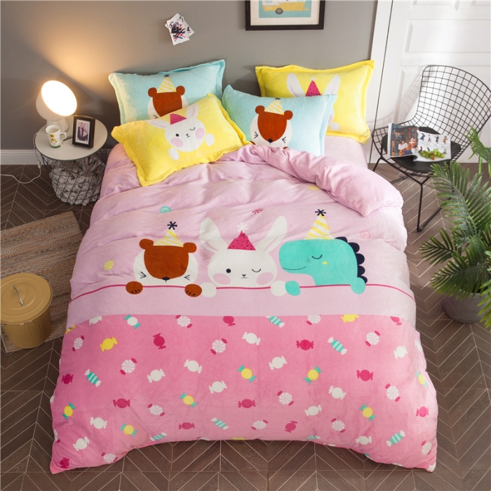 91家纺网 家纺一手货源 找家纺 佰亿莱 大版法莱绒四件套 甜蜜色彩