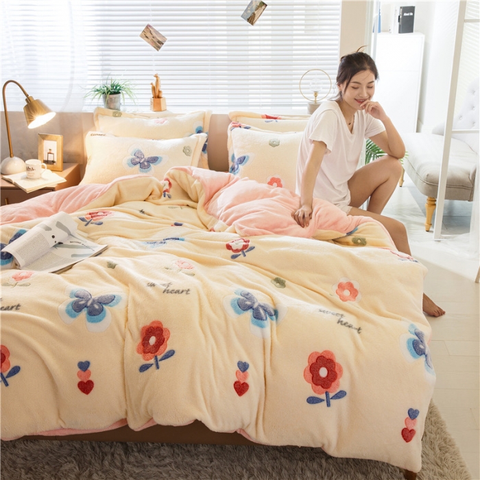 91家纺网 家纺一手货源 找家纺 佰亿莱 雪花绒四件套 彩蝶