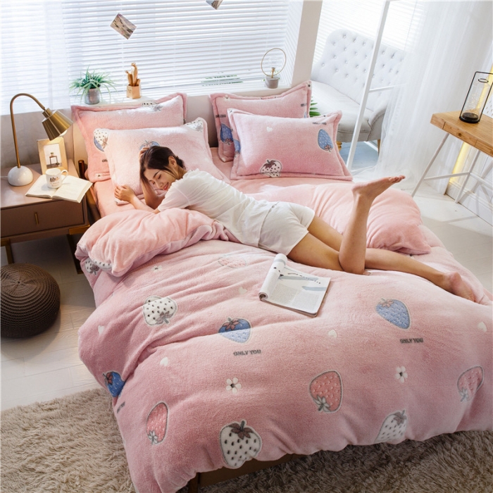 91家纺网 家纺一手货源 找家纺 佰亿莱 雪花绒四件套 草莓世界