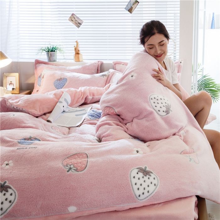 91家纺网 家纺一手货源 找家纺 佰亿莱 雪花绒四件套 草莓世界