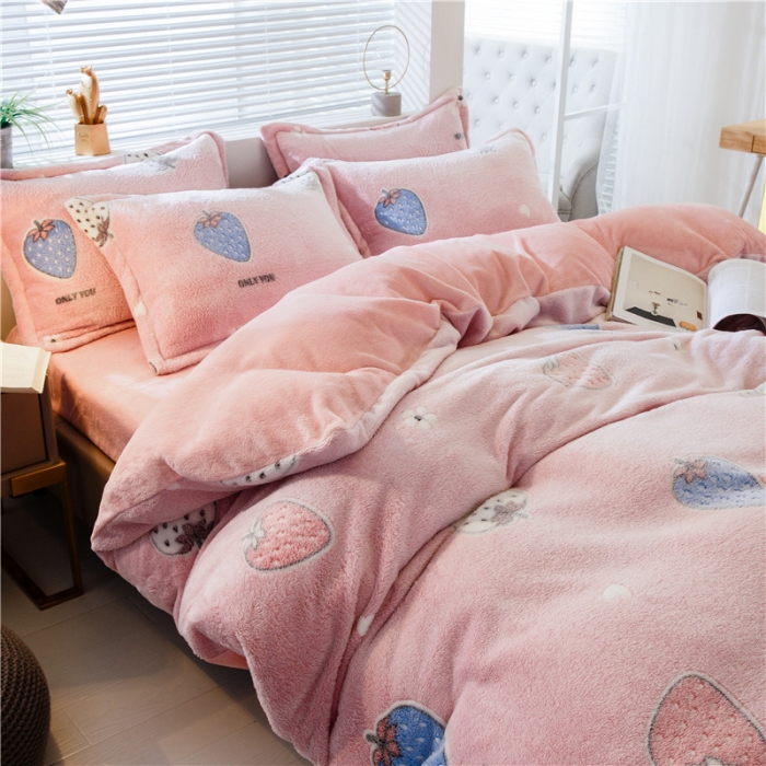 91家纺网 家纺一手货源 找家纺 佰亿莱 雪花绒四件套 草莓世界