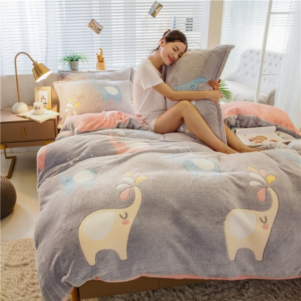 91家纺网 家纺一手货源 找家纺 佰亿莱 雪花绒四件套 七彩象