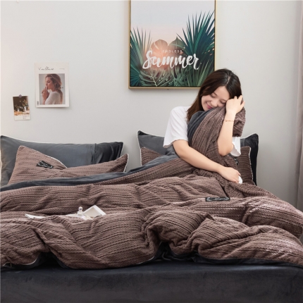 91家纺网 家纺一手货源 找家纺 佰亿莱 2024新款宝宝绒四件套 条纹咖