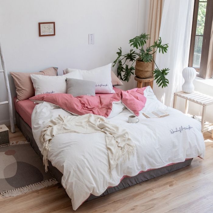 91家纺网 家纺一手货源 找家纺 怡家居 2019纯棉色织水洗刺绣简约款四件套床单款 白加豆沙