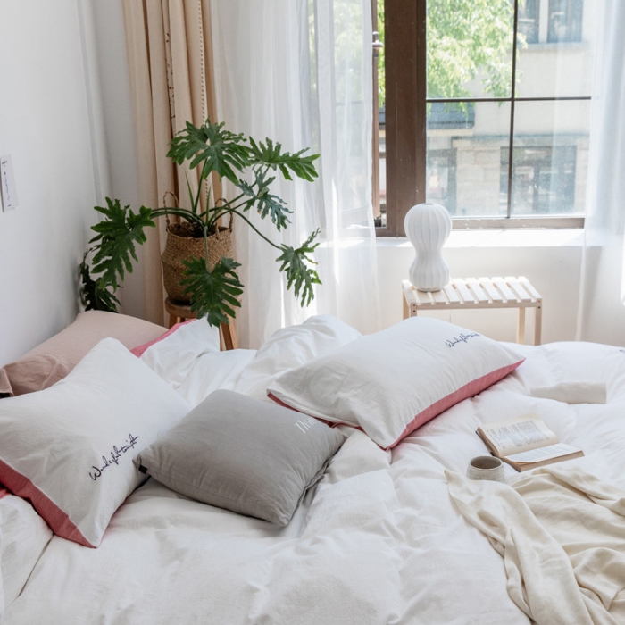 91家纺网 家纺一手货源 找家纺 怡家居 2019纯棉色织水洗刺绣简约款四件套床单款 白加豆沙