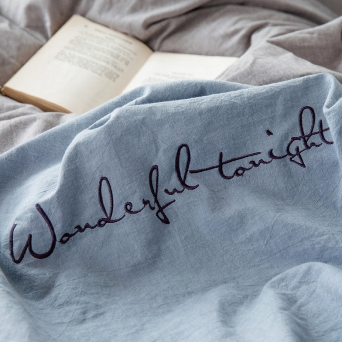 91家纺网 家纺一手货源 找家纺 怡家居 2019纯棉色织水洗刺绣简约款四件套床单款 天蓝加灰