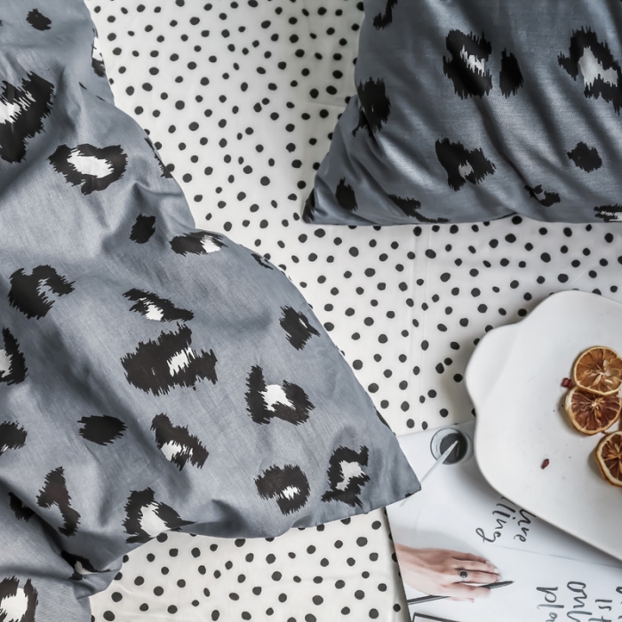 91家纺网 家纺一手货源 找家纺 怡家居 2019全棉斜纹印花小清新四件套 模拍图 豹纹