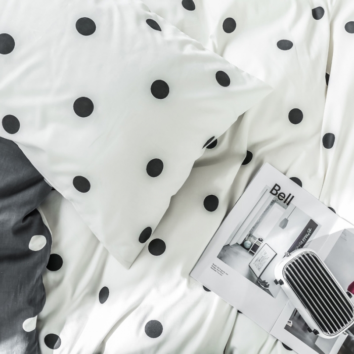 91家纺网 家纺一手货源 找家纺 怡家居 2019全棉斜纹印花小清新四件套 模拍图 波点