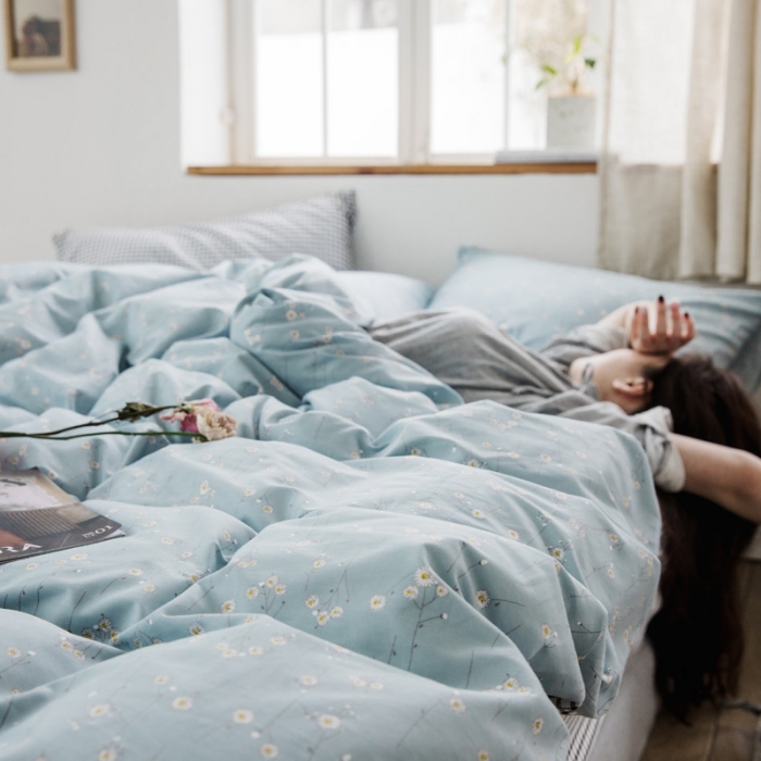 91家纺网 家纺一手货源 找家纺 怡家居 2019全棉斜纹印花小清新四件套 模拍图 春