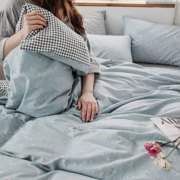 91家纺网 家纺一手货源 找家纺 怡家居 2019全棉斜纹印花小清新四件套 模拍图 春