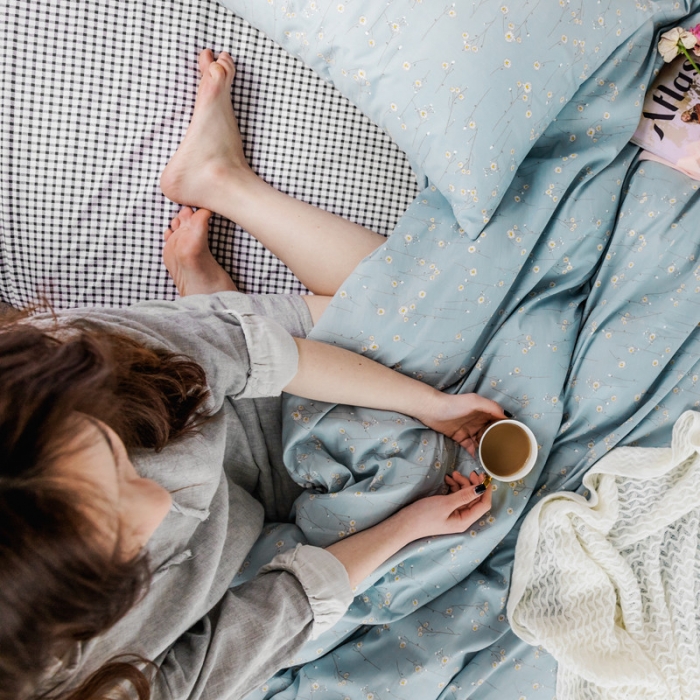 91家纺网 家纺一手货源 找家纺 怡家居 2019全棉斜纹印花小清新四件套 模拍图 春