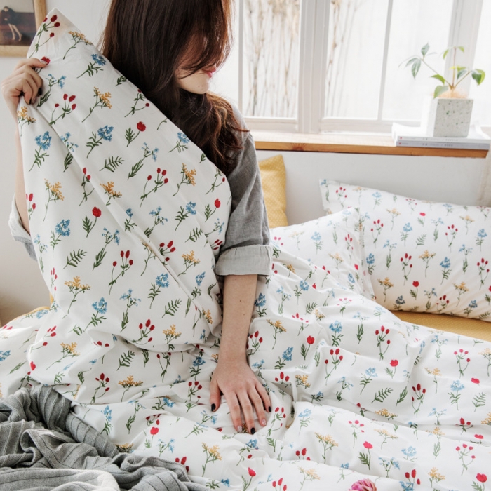 91家纺网 家纺一手货源 找家纺 怡家居 2019全棉斜纹印花小清新四件套 模拍图 踏青