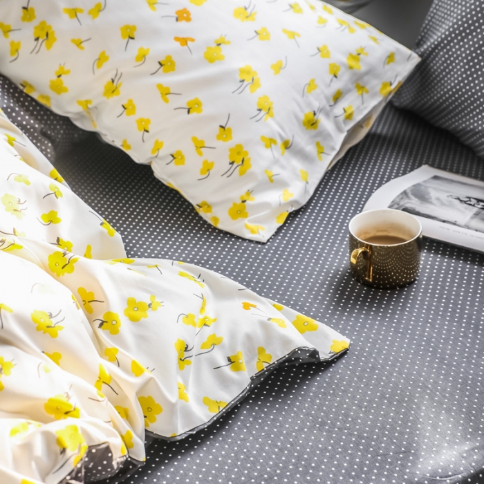 91家纺网 家纺一手货源 找家纺 怡家居 2019全棉斜纹印花小清新四件套 模拍图 向阳