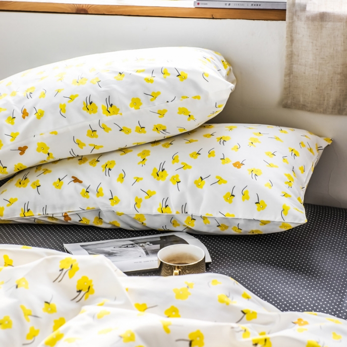 91家纺网 家纺一手货源 找家纺 怡家居 2019全棉斜纹印花小清新四件套 模拍图 向阳