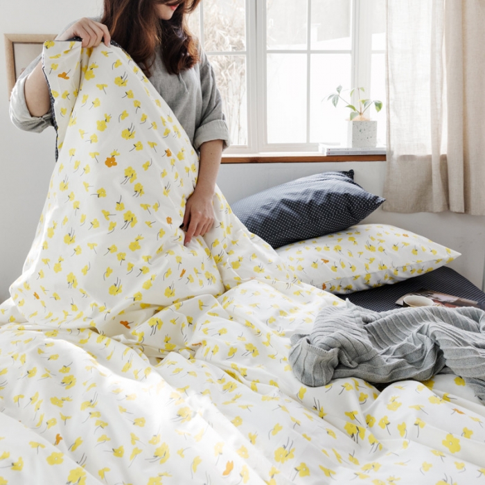 91家纺网 家纺一手货源 找家纺 怡家居 2019全棉斜纹印花小清新四件套 模拍图 向阳