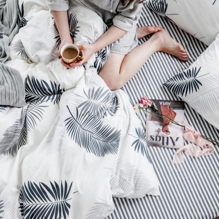 91家纺网 家纺一手货源 找家纺 怡家居 2019全棉斜纹印花小清新四件套 模拍图 羽叶