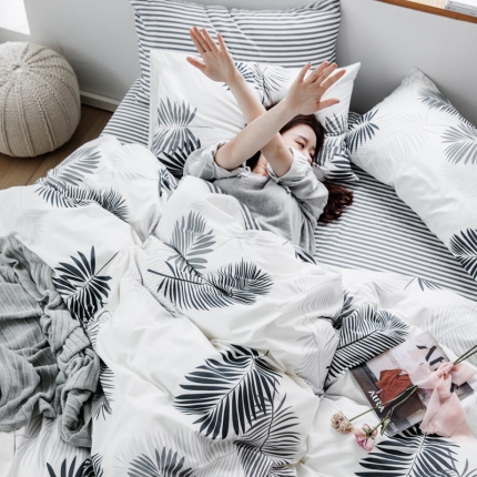 91家纺网 家纺一手货源 找家纺 （总）怡家居 2019全棉斜纹印花小清新四件套 模拍图