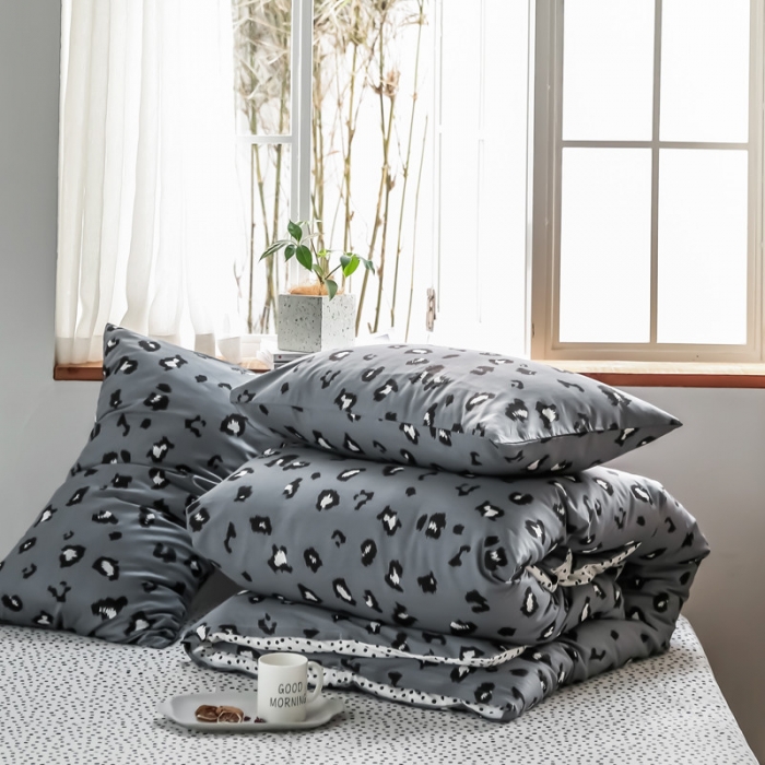 91家纺网 家纺一手货源 找家纺 （总）怡家居 2019全棉斜纹印花小清新四件套 模拍图