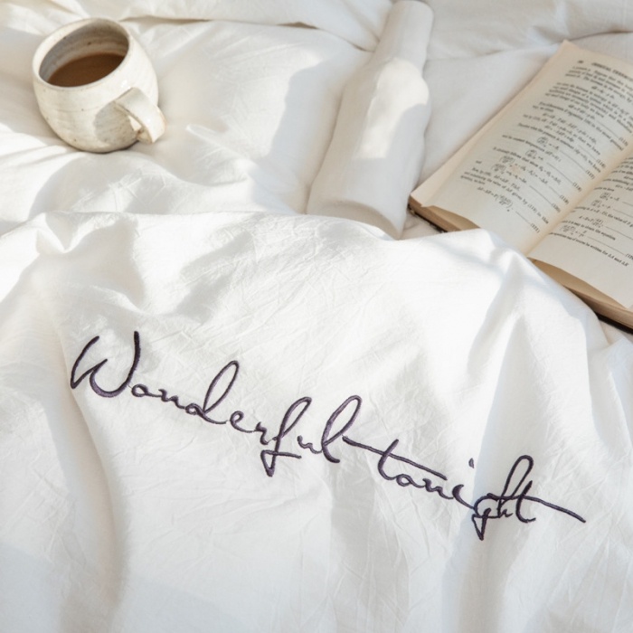 91家纺网 家纺一手货源 找家纺 怡家居 2019纯棉色织水洗刺绣简约款四件套床单款 白加灰