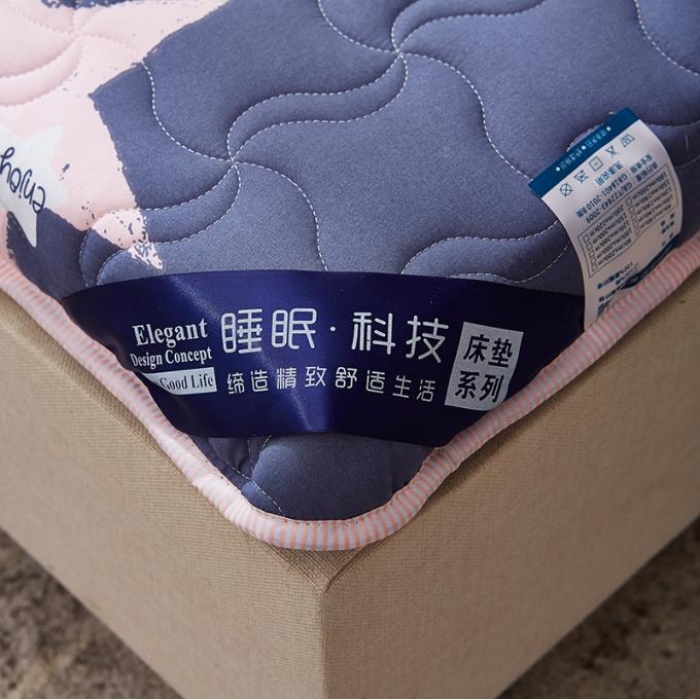 91家纺网 家纺一手货源 找家纺 寐珂家纺 新款水洗棉双人床垫 紫色星空