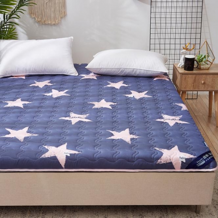 91家纺网 家纺一手货源 找家纺 寐珂家纺 新款水洗棉双人床垫 紫色星空
