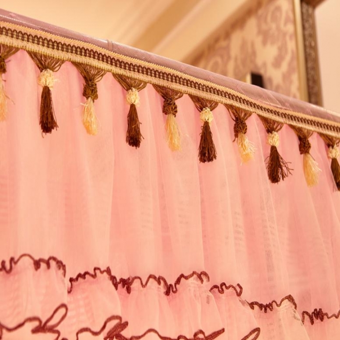 91家纺网 家纺一手货源 找家纺 迪凡保罗 A09不锈钢弧形伸缩蚊帐粉色