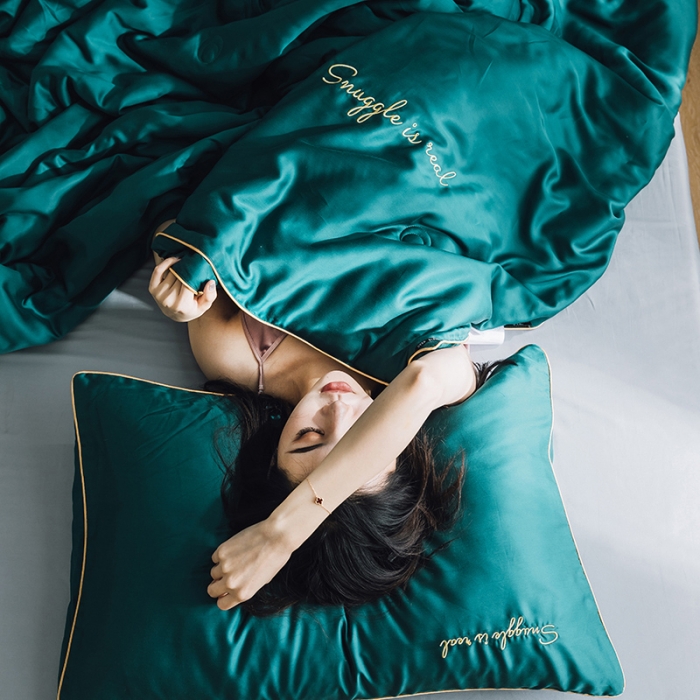 91家纺网 家纺一手货源 找家纺 莱福仕家纺 2024   莫代尔刺绣系列夏被黛绿