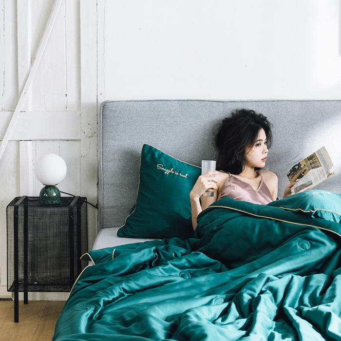 91家纺网 家纺一手货源 找家纺 莱福仕家纺 2024   莫代尔刺绣系列夏被黛绿