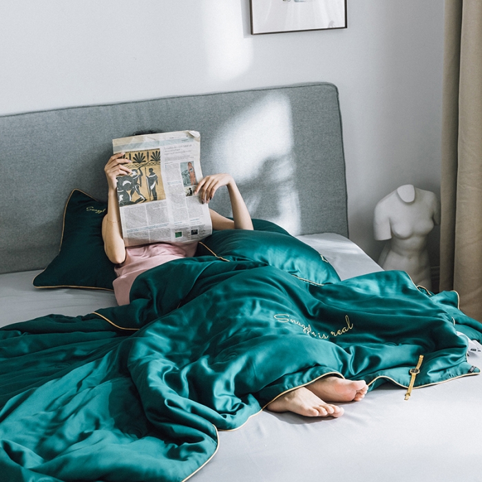 91家纺网 家纺一手货源 找家纺 莱福仕家纺 2024   莫代尔刺绣系列夏被黛绿