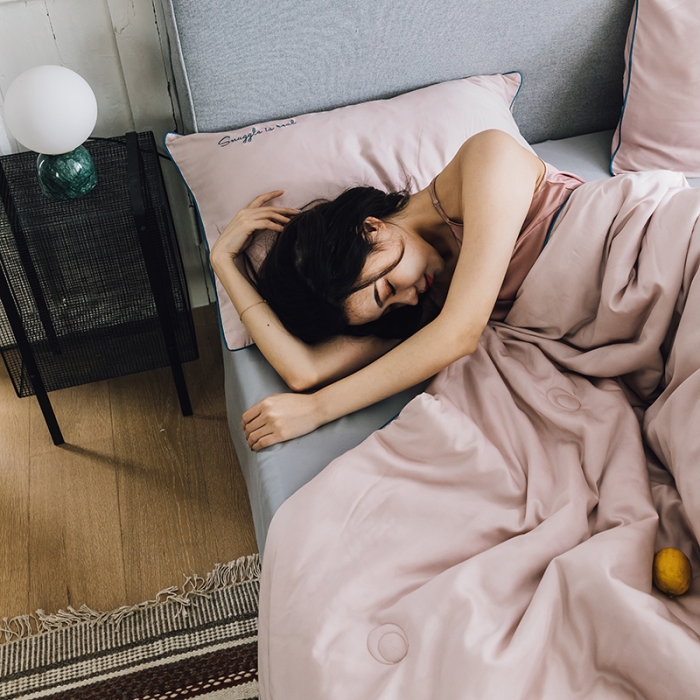 91家纺网 家纺一手货源 找家纺 莱福仕家纺 2024  莫代尔刺绣系列夏被浅豆沙