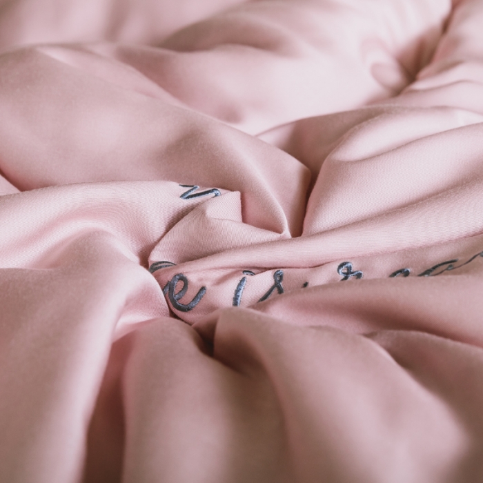 91家纺网 家纺一手货源 找家纺 莱福仕 2022 莫代尔刺绣冬被系列 冬被浅豆沙